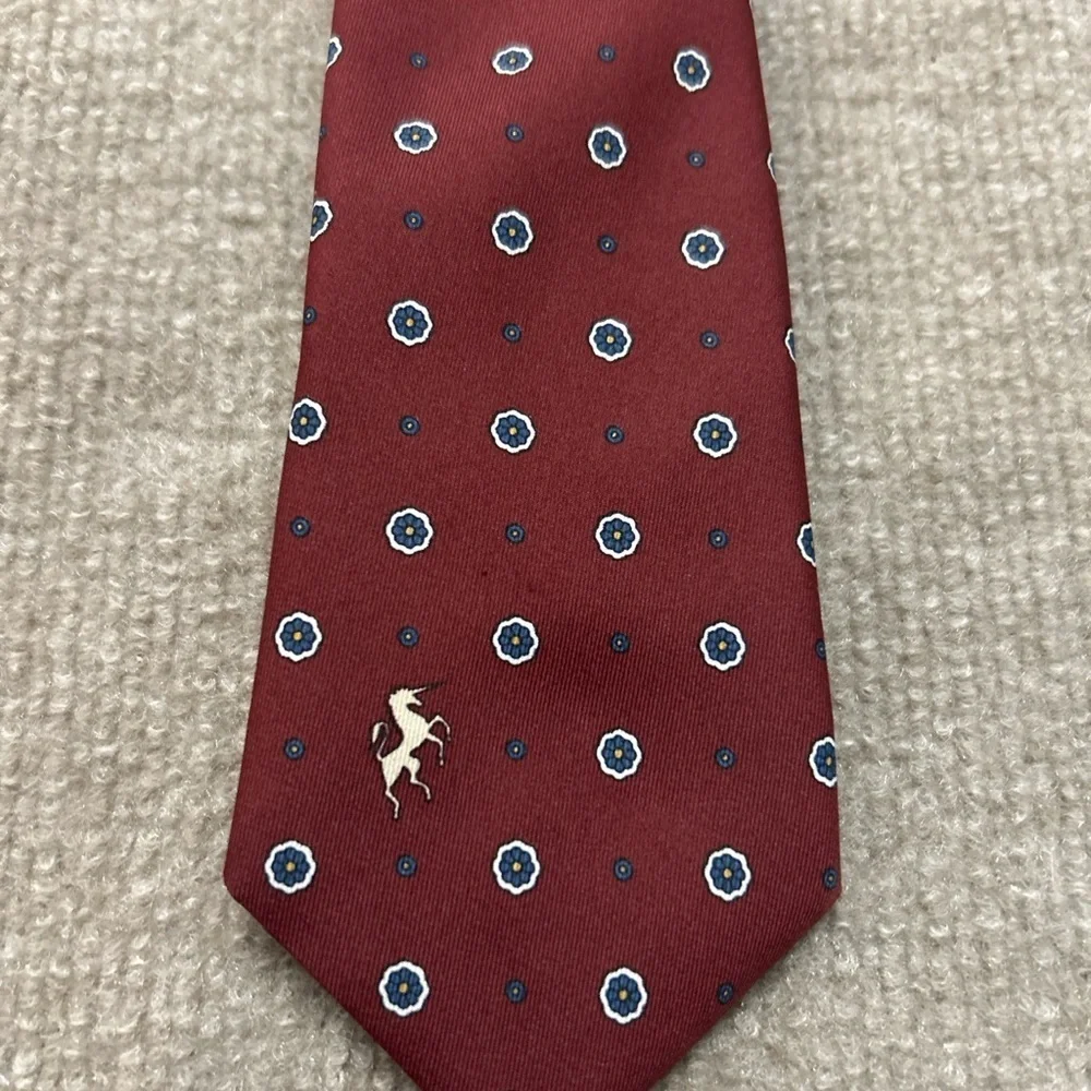 Elegant Burgundy Patterned Tie
